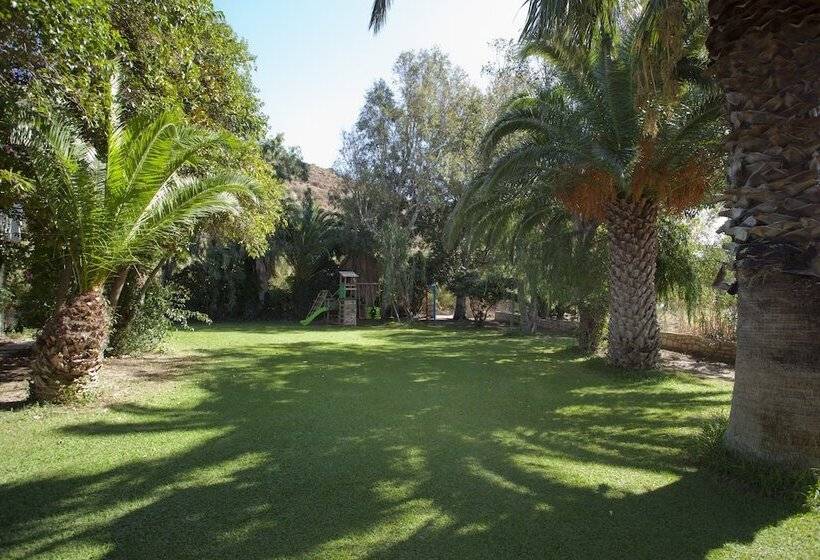 פנסיון Damnoni Paradise