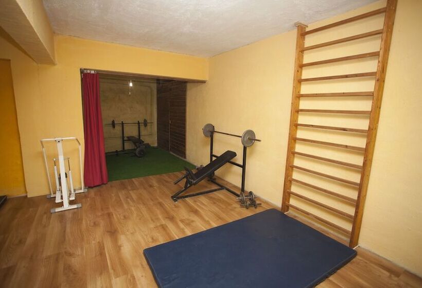 פנסיון Damnoni Paradise