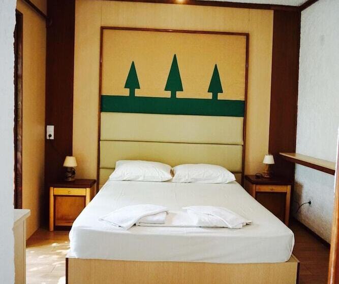 פנסיון Damnoni Paradise