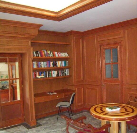 פנסיון Damnoni Paradise