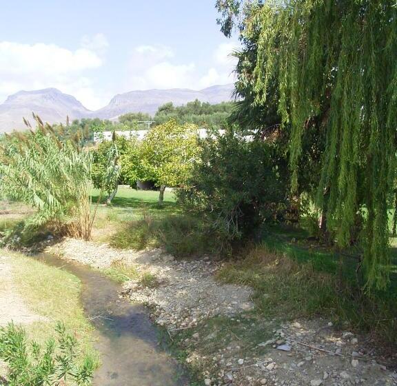 פנסיון Damnoni Paradise