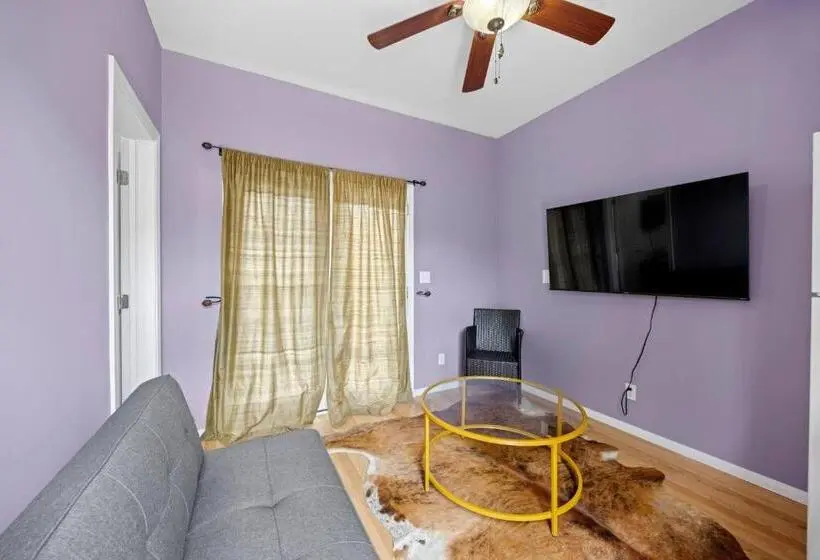 پانسیون Cozy Backhouse Stay – Sleeps 2 Beverly Hills Adj