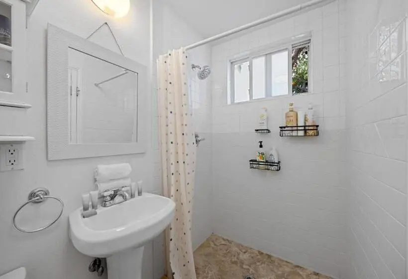 پانسیون Cozy Backhouse Stay – Sleeps 2 Beverly Hills Adj