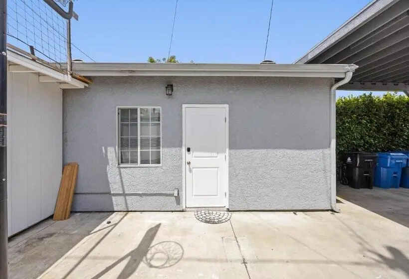 پانسیون Cozy Backhouse Stay – Sleeps 2 Beverly Hills Adj