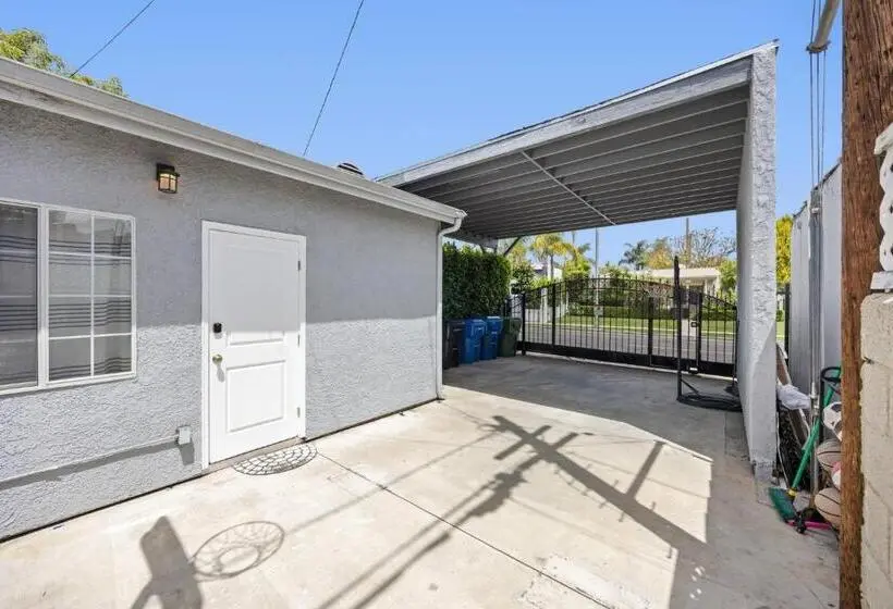 پانسیون Cozy Backhouse Stay – Sleeps 2 Beverly Hills Adj