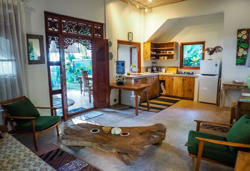 Devi's Place Tejakula