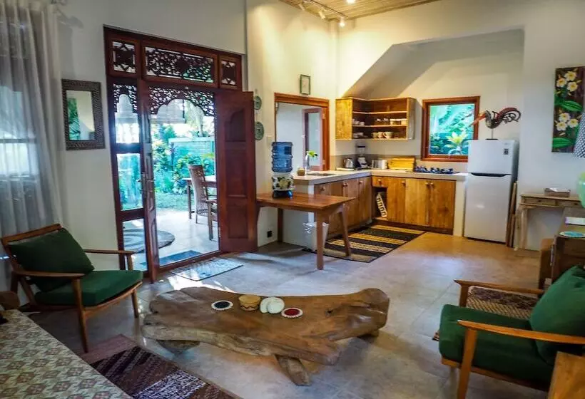 Devi's Place Tejakula