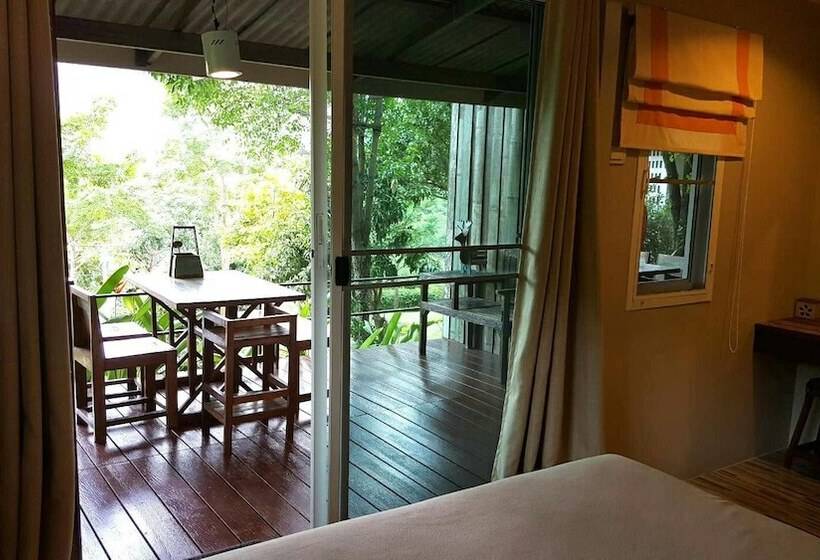 בית מלון כפרי Baan Phuchalianglom