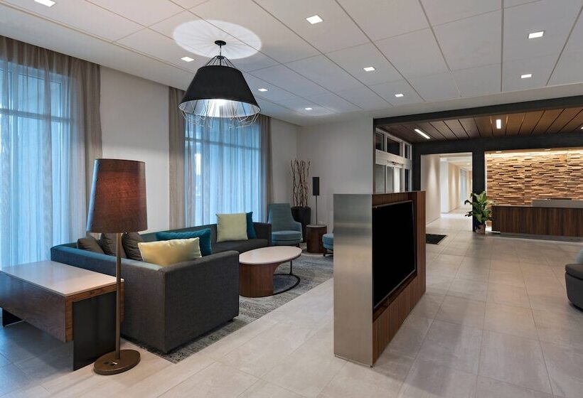 فندق Courtyard By Marriott Jackson Madison