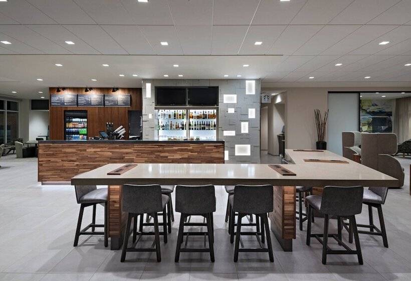 فندق Courtyard By Marriott Jackson Madison