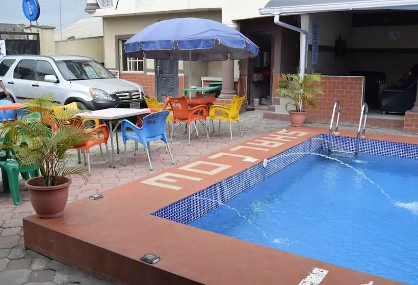 هتل De'elites Pool Bar & Inn