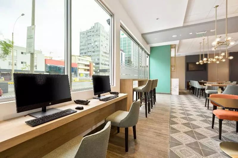 Hotelli Holiday Inn Express   Lima San Isidro, An Ihg