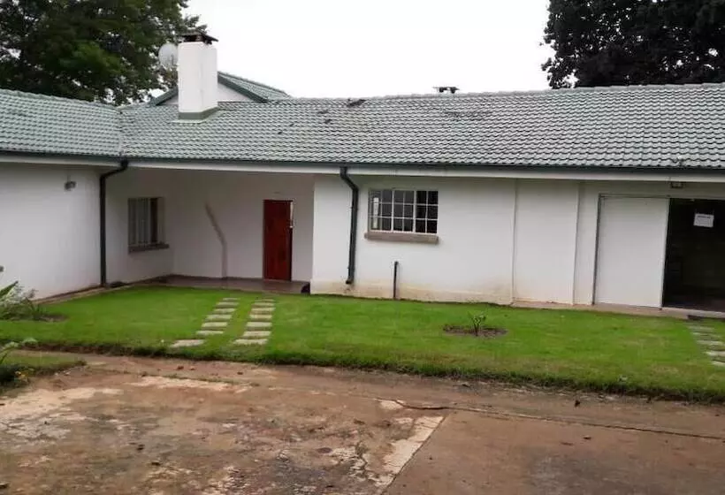 Hotelli Hoyo Hoyo Machadostud Lodge