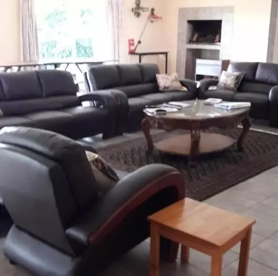 Hotelli Hoyo Hoyo Machadostud Lodge