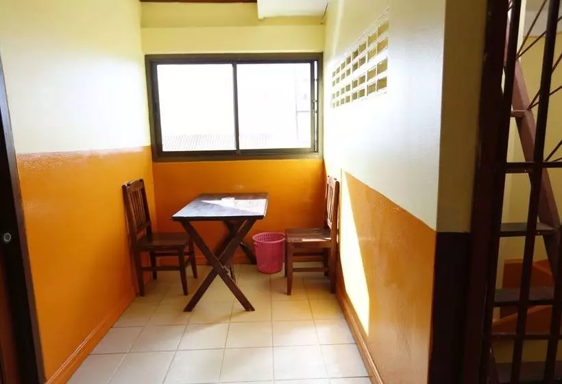 Hotelli Intouch Guest House