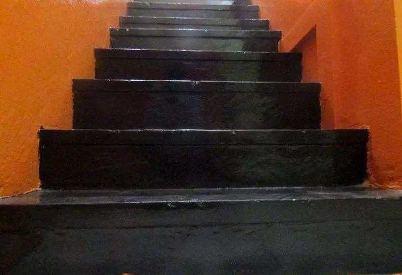 Hotelli Intouch Guest House