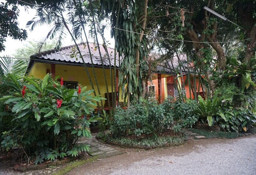 ホテル Nam Jhum Resort