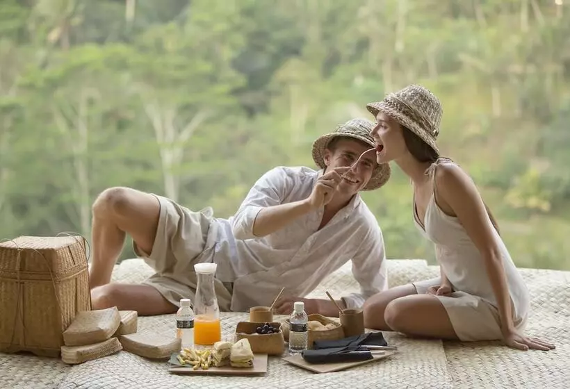 ホテル The Kayon Jungle Resort