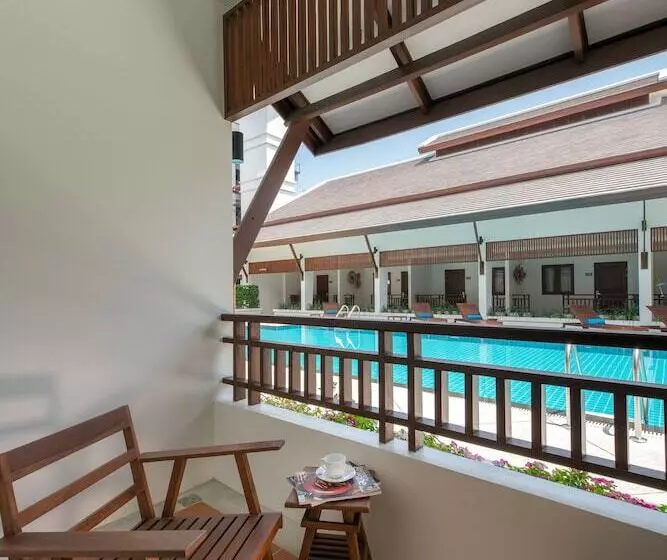 هتل Villa Sanpakoi