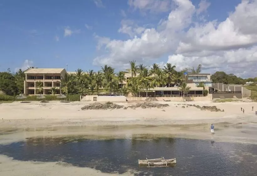 Kirimizi   Hotel & Restaurante