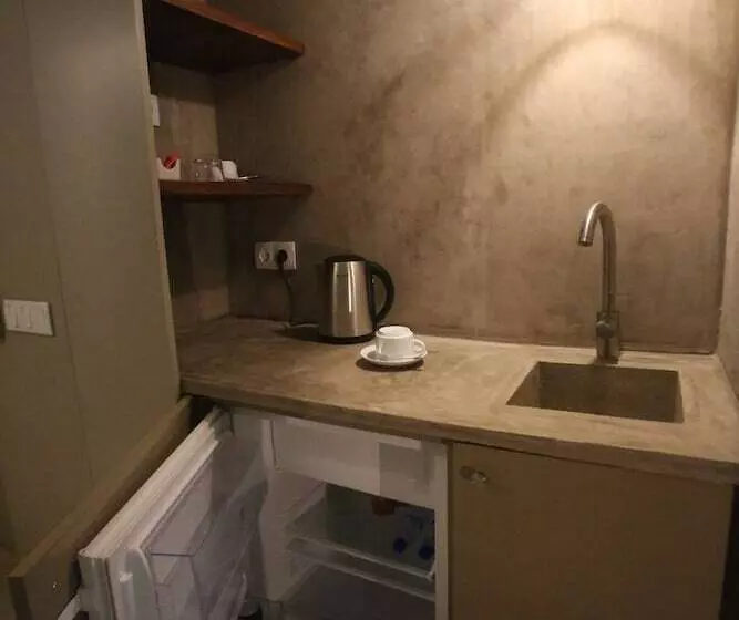 Kirimizi   Hotel & Restaurante