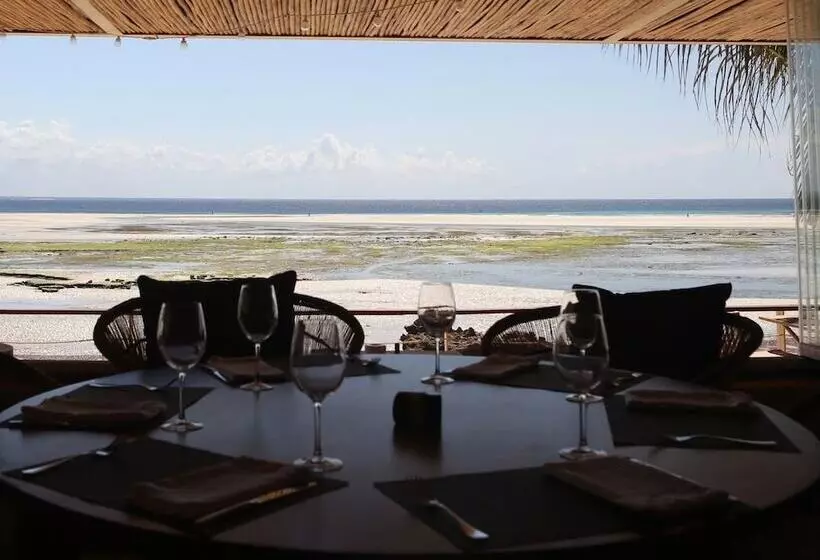 Kirimizi   Hotel & Restaurante