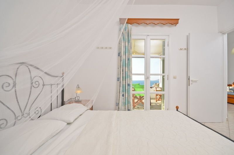 Ydreos Studios & Apartments