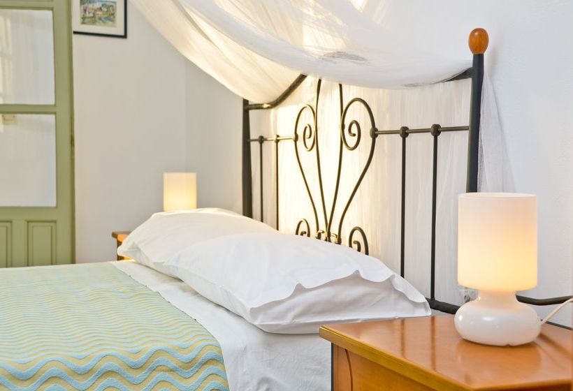 Ydreos Studios & Apartments