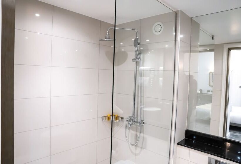 Atrium Hotel Heathrow