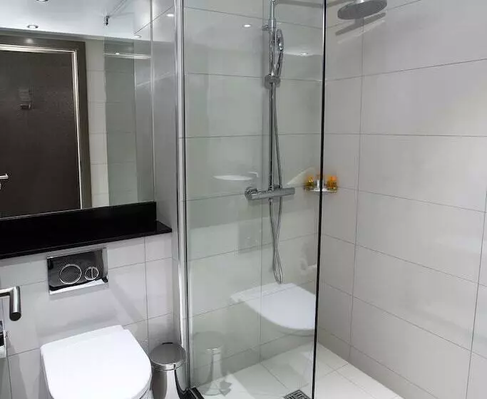 Atrium Hotel Heathrow