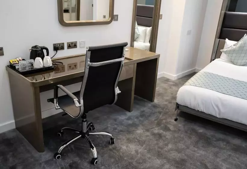 Atrium Hotel Heathrow