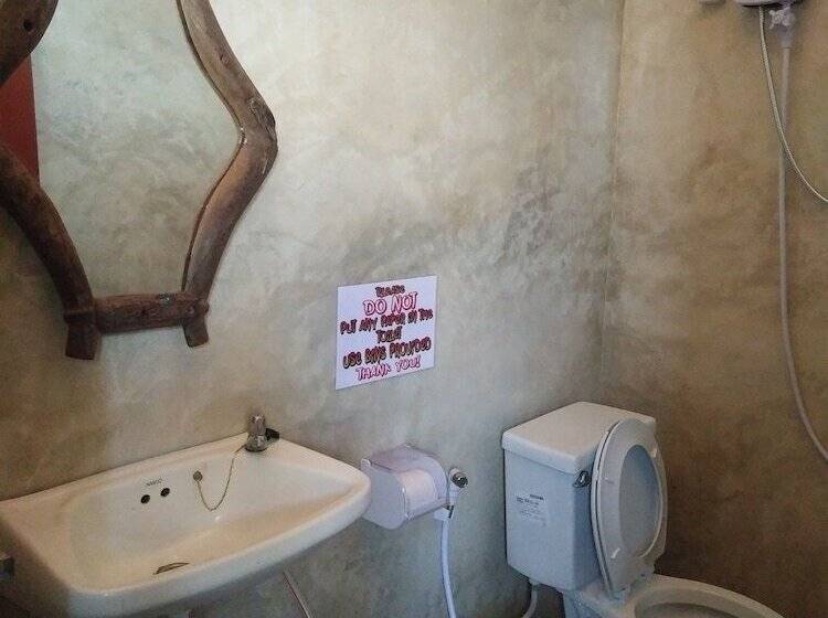 Happy House Backpacker   Hostel