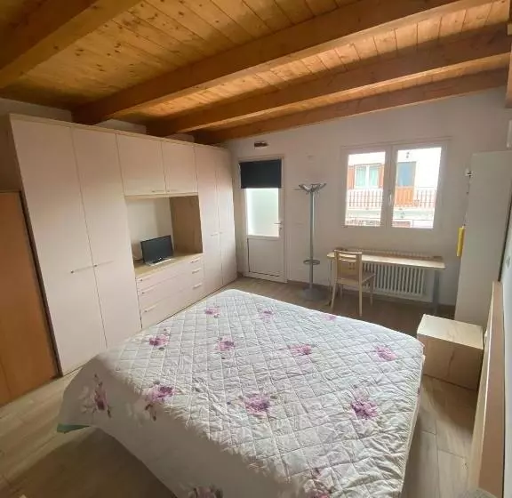 ホテル Alloggio Agrituristico Ronchi Di Fornalis