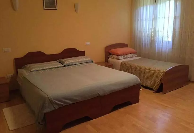 ホテル Alloggio Agrituristico Ronchi Di Fornalis