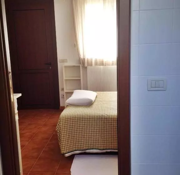 ホテル Alloggio Agrituristico Ronchi Di Fornalis
