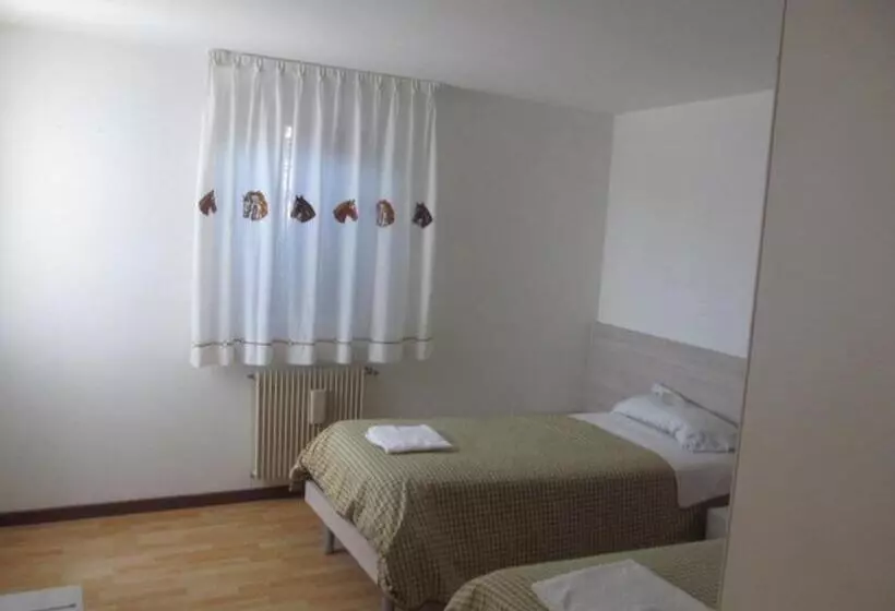 ホテル Alloggio Agrituristico Ronchi Di Fornalis