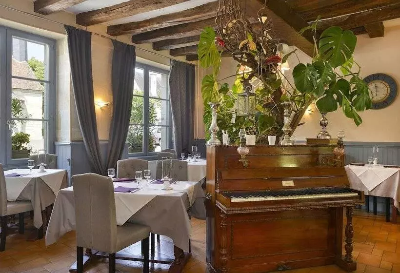 ホテル Auberge Savoie‑villars