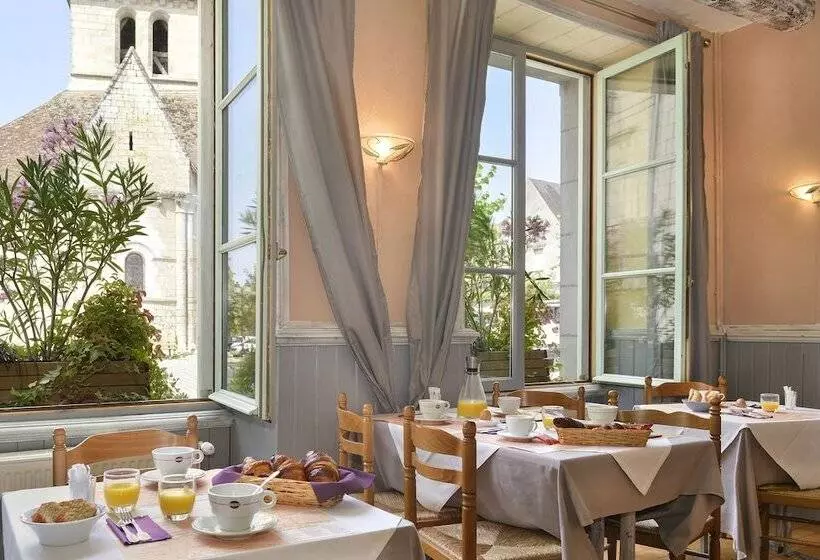 ホテル Auberge Savoie‑villars