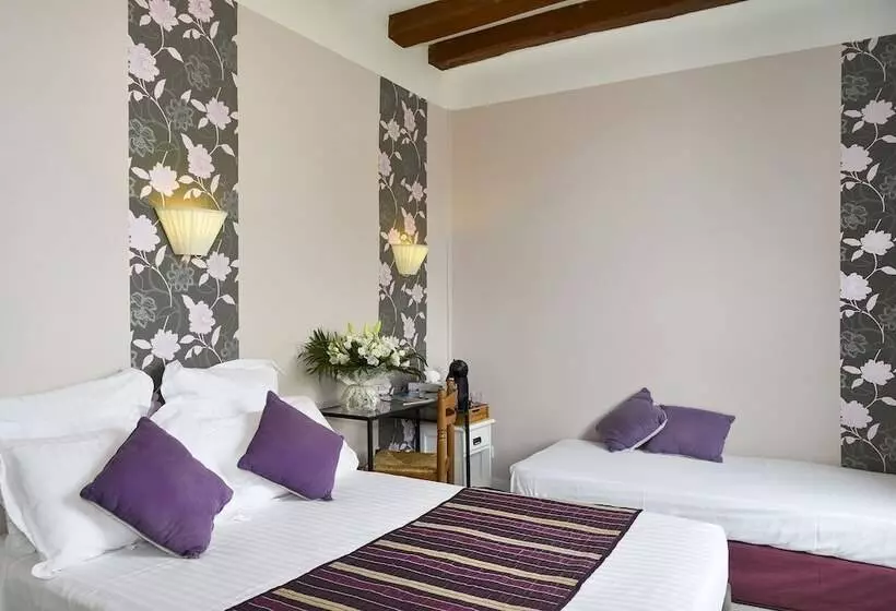 ホテル Auberge Savoie‑villars