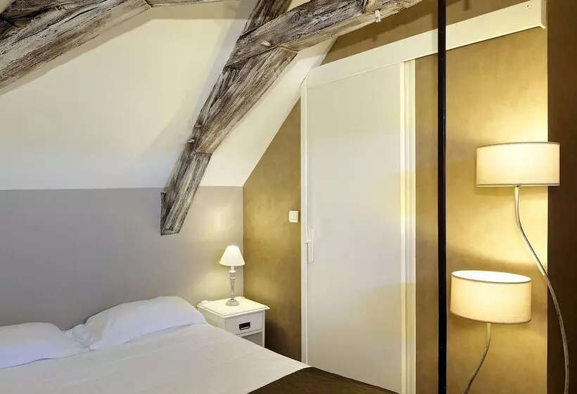 ホテル Auberge Savoie‑villars