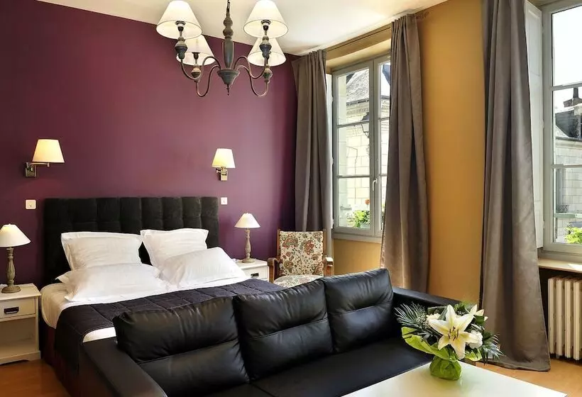 ホテル Auberge Savoie‑villars