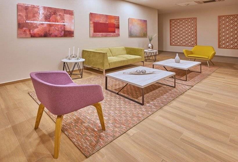 호텔 City Express Suites By Marriott Cancún Aeropuerto