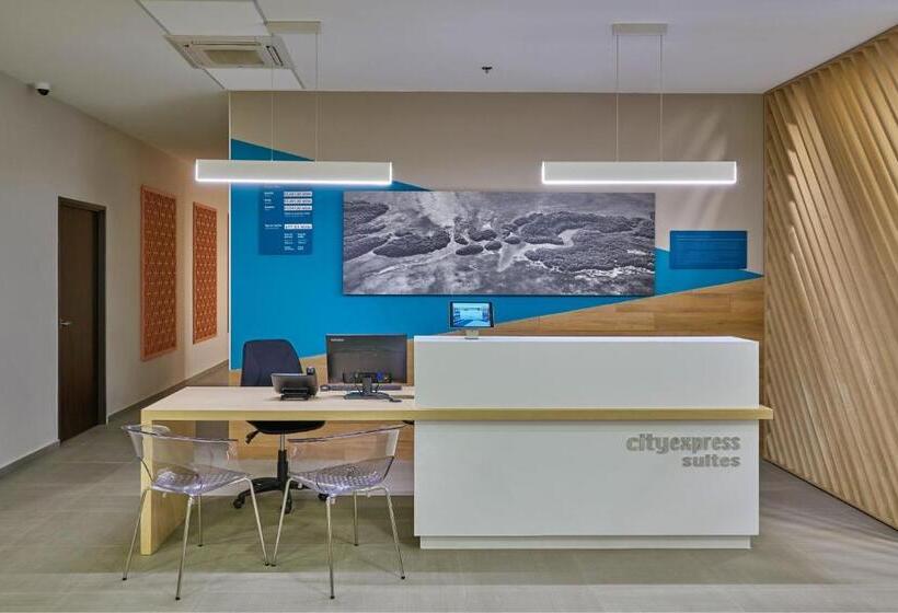 호텔 City Express Suites By Marriott Cancún Aeropuerto