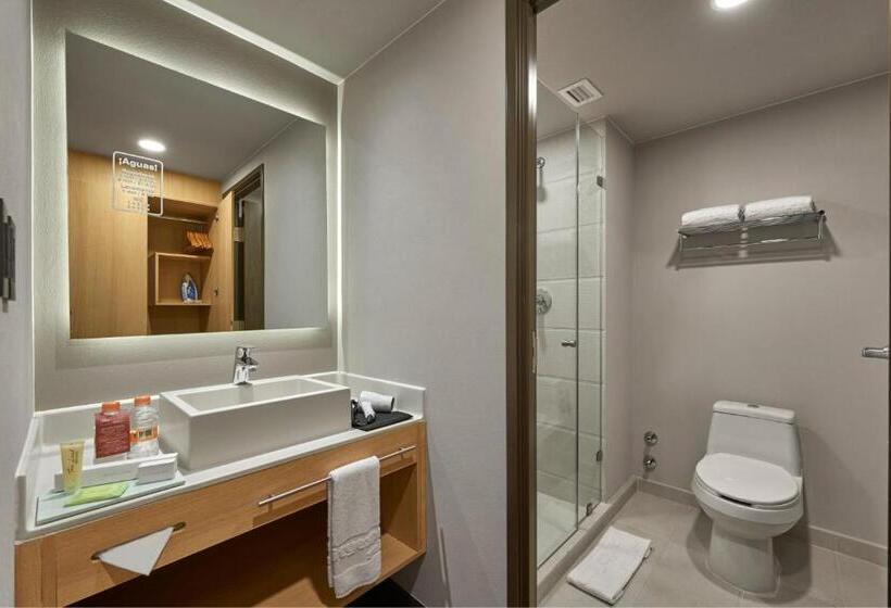 호텔 City Express Suites By Marriott Cancún Aeropuerto