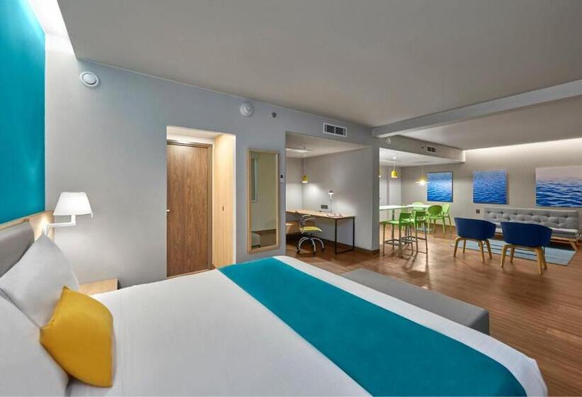 호텔 City Express Suites By Marriott Cancún Aeropuerto