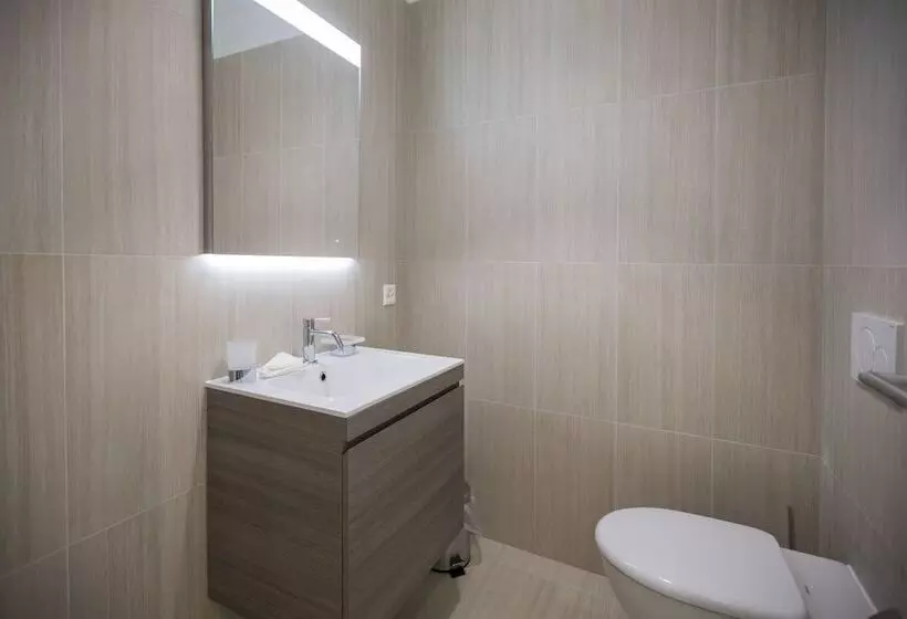هتل Delta Resort Apartments