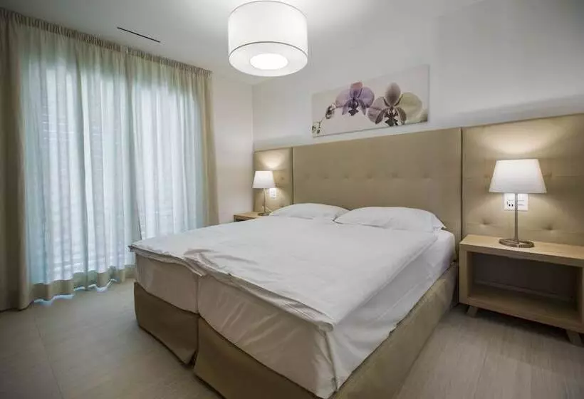 هتل Delta Resort Apartments