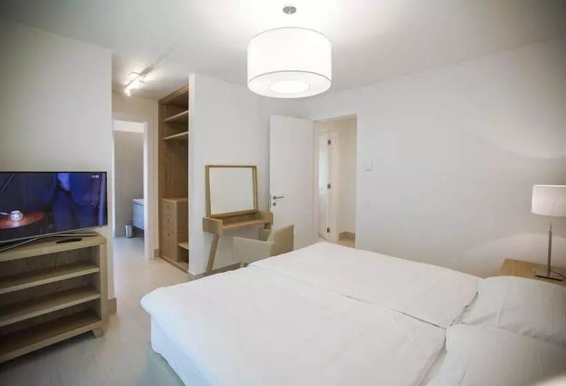 هتل Delta Resort Apartments