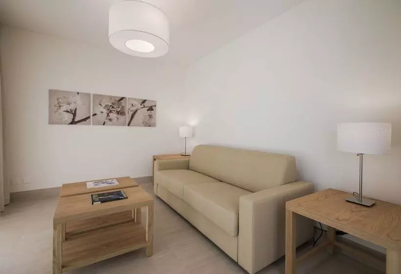 هتل Delta Resort Apartments