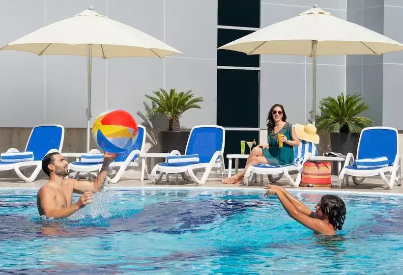 هتل Grand Mercure Business Bay